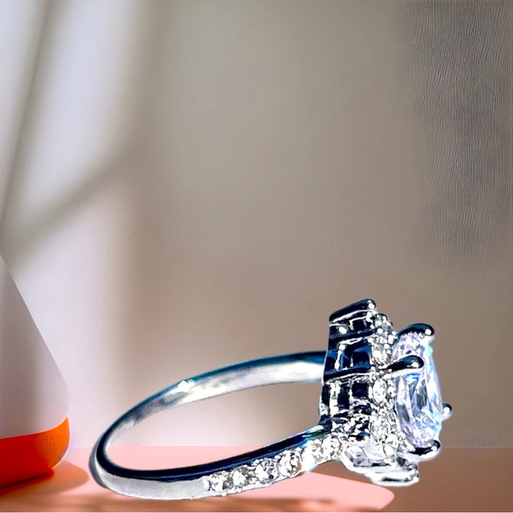 Women’s silver ring engagement anniversary wedding ring .925 nwt - Picture 9 of 10